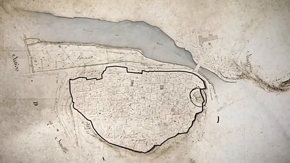 Plan ancien d'une ville fortifiée (visuel provisoire)