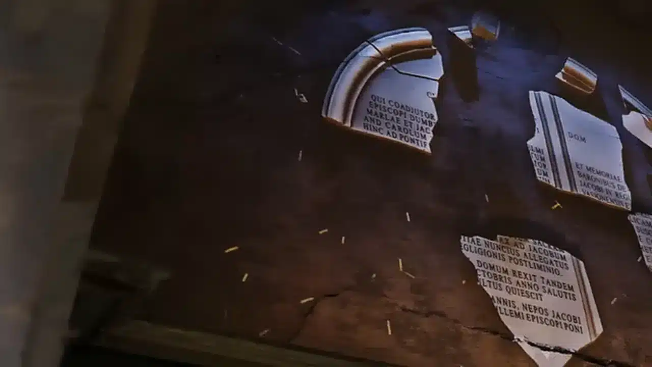 Projection mapping des fragments d'une plaque commémorative dans la chapelle Sainte-Rusticule à Vaison-la-Romaine